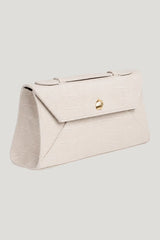 Cassandra Clutch — model side