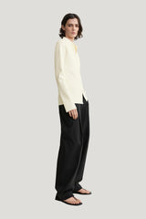 Compact knit buttoned top — carry 3