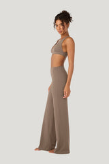 Fade Everyday Pants — model side