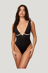 Milos One Piece — model front