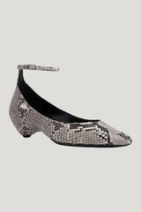 Mode Ballerina in Stone Python Leather — model side
