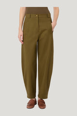 Stretch cotton canvas trousers - KAKI — model side