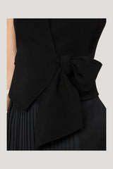 Compact cady cropped gilet — model side