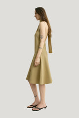 Twist halter dress cumin — model side