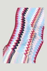 Viscose scarf with fringes and zigzag motif — model front