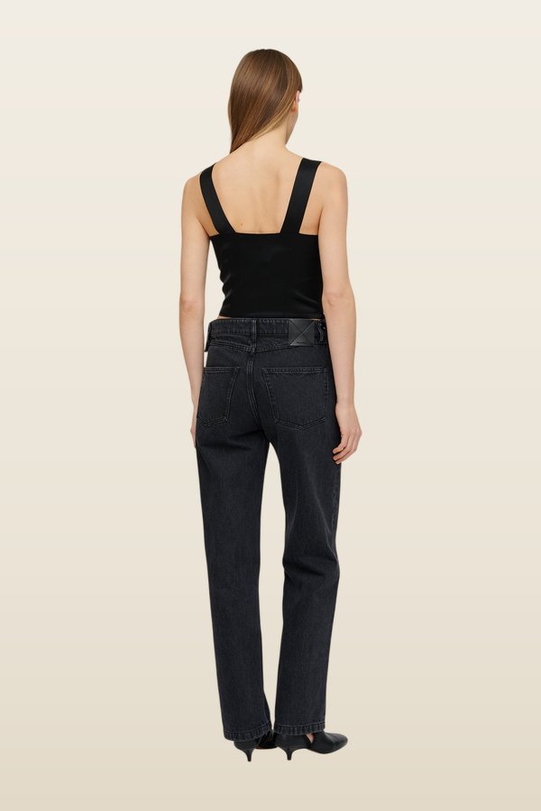 Petra - Sleeveless top — model back