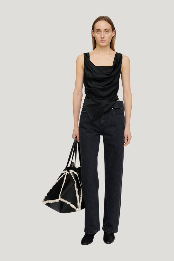 Petra - Sleeveless top — model front