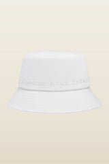 Bucket hat — model back
