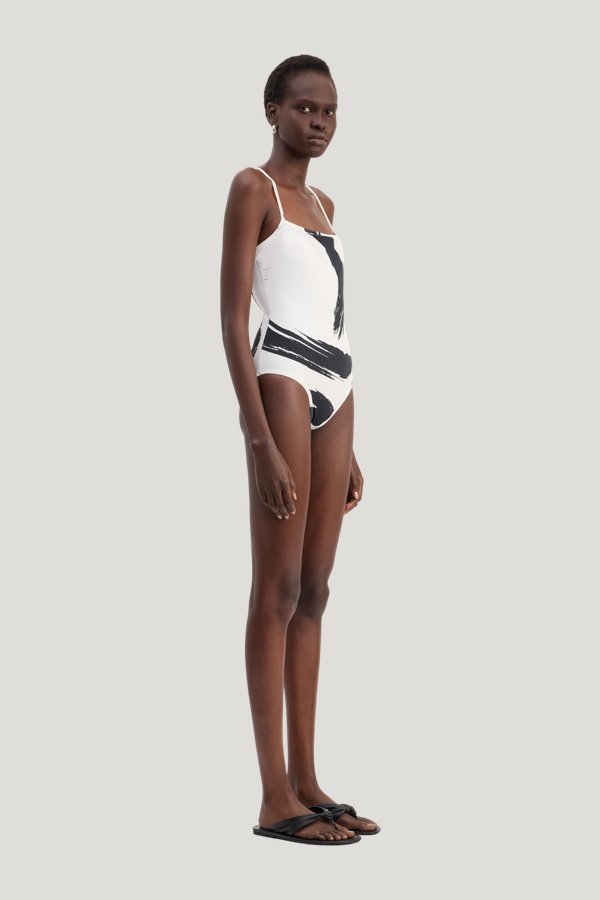 BIANCA Printed criss-crossing straps swimsuit — model side