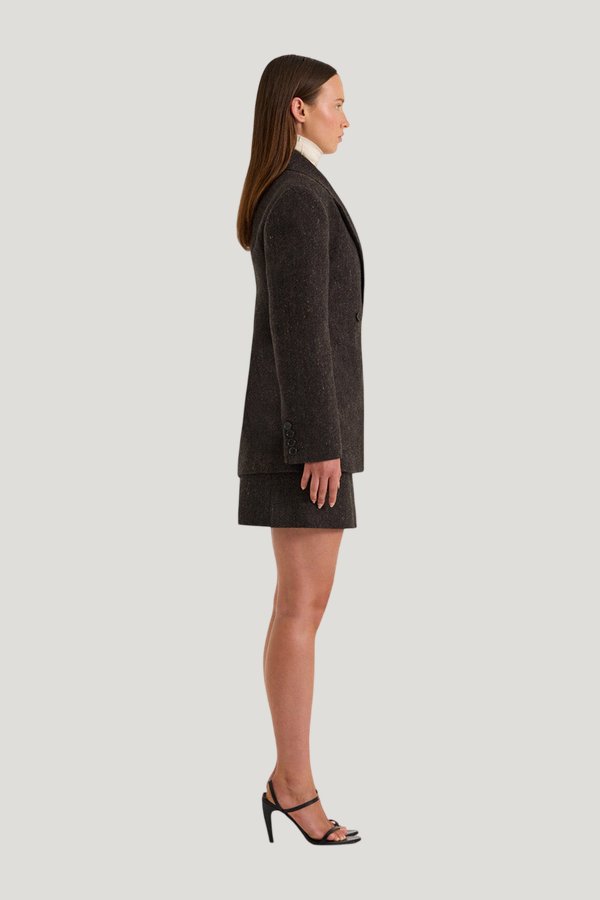 Bowie Petite Blazer — model side