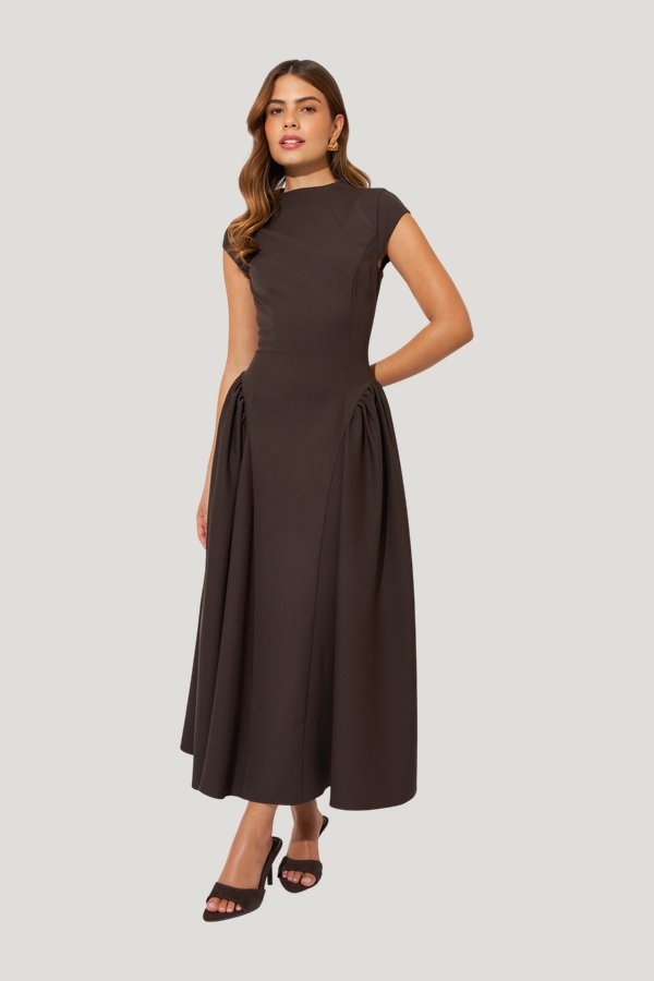 Cap Sleeve Gathered Midi Dress — model side