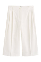 Cropped trousers — packshot