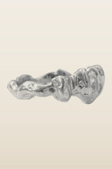 Cura Ring Silver — model back
