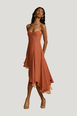 Dana Dress Peach — model side
