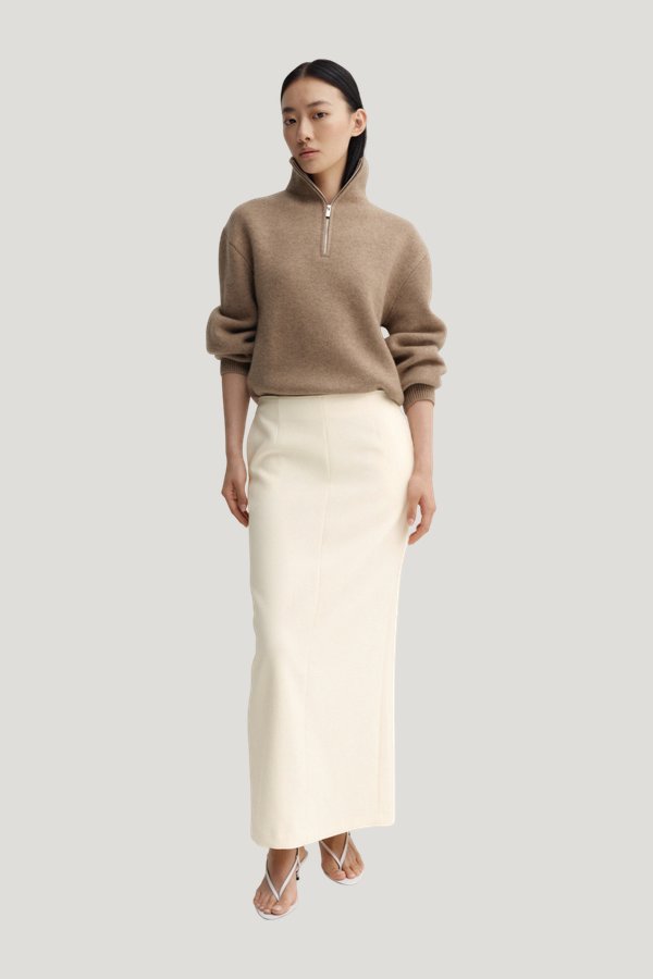 Dana Sweater, hazel — carry 2