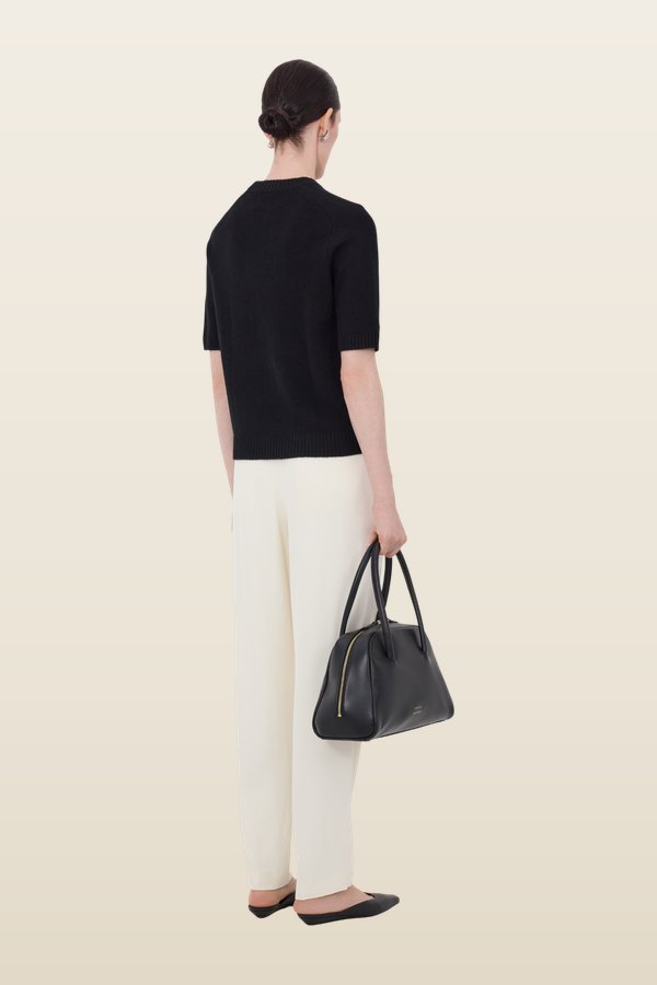 DARA Short-sleeve cashmere top — model back