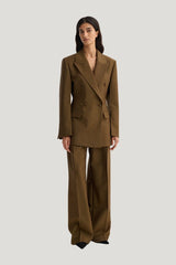 Hourglass blazer | golden — model front