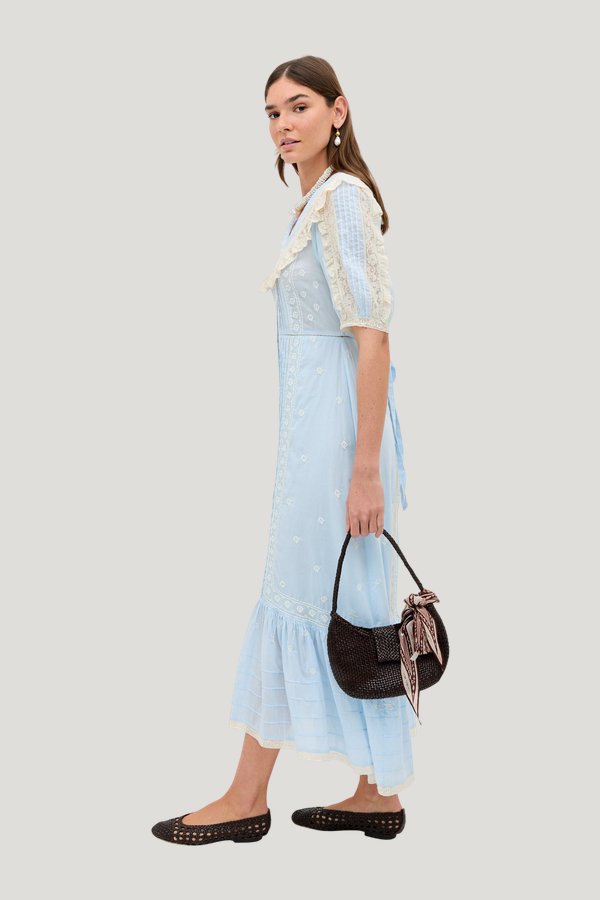 Edina - Mira Embroidery — model side