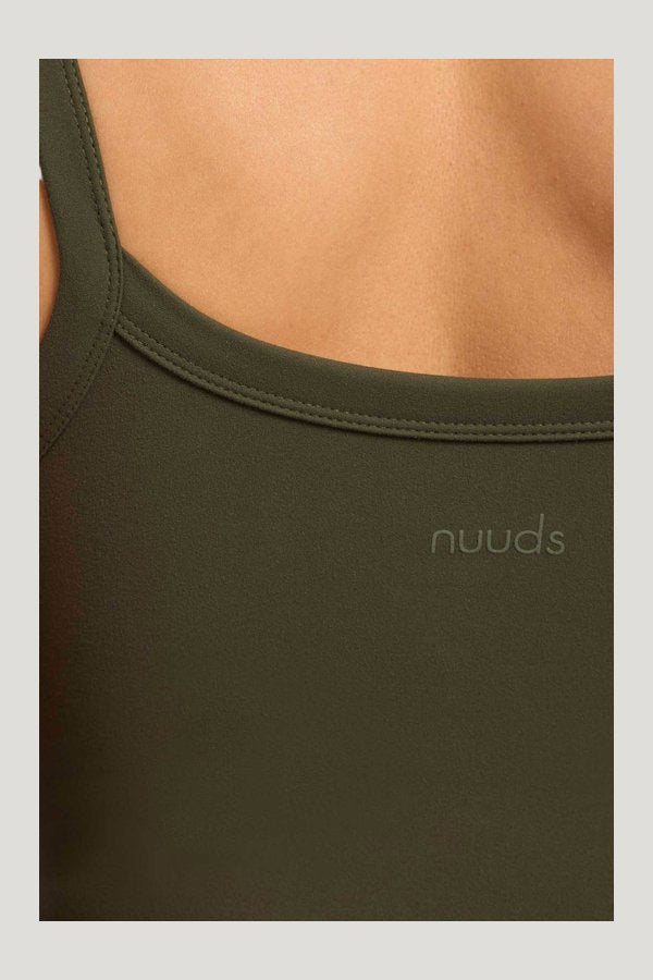 Elevate Scoop Tank | Darkest — extra