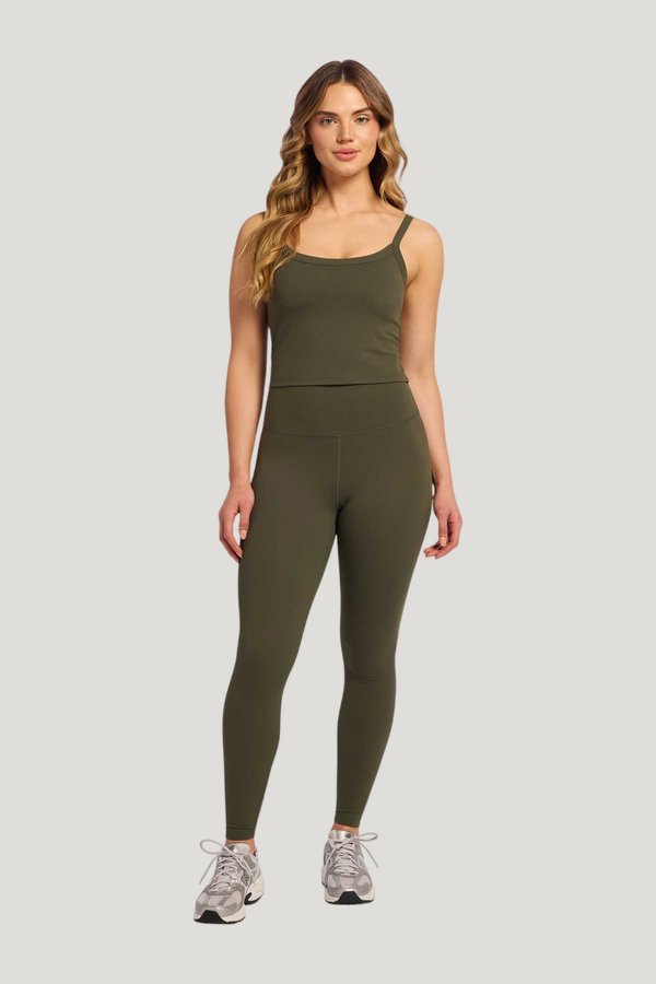 Elevate Scoop Tank | Darkest — model front