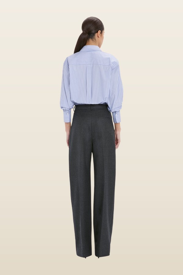 Ellys Shirt — model back