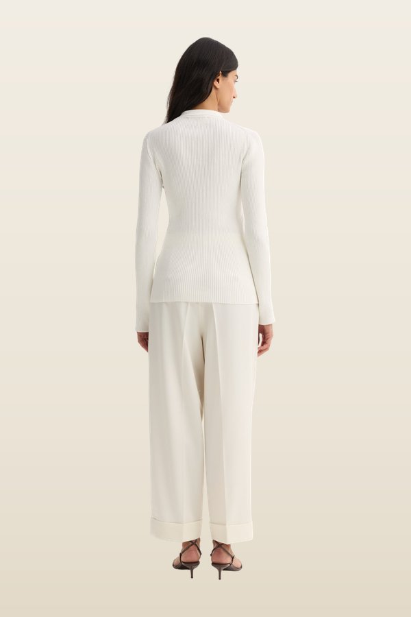 Elongated rib cardigan — model back