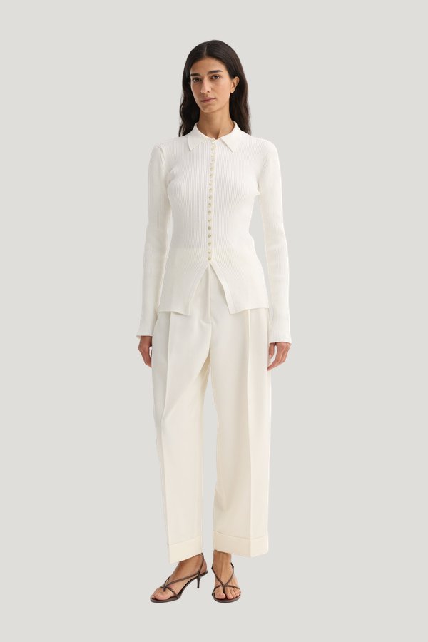 Elongated rib cardigan — model front
