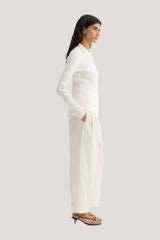 Elongated rib cardigan — model side