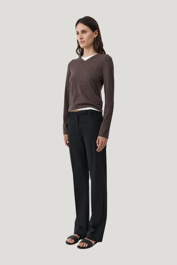 Fine Merino V Neck Sweater - Mulch — model side