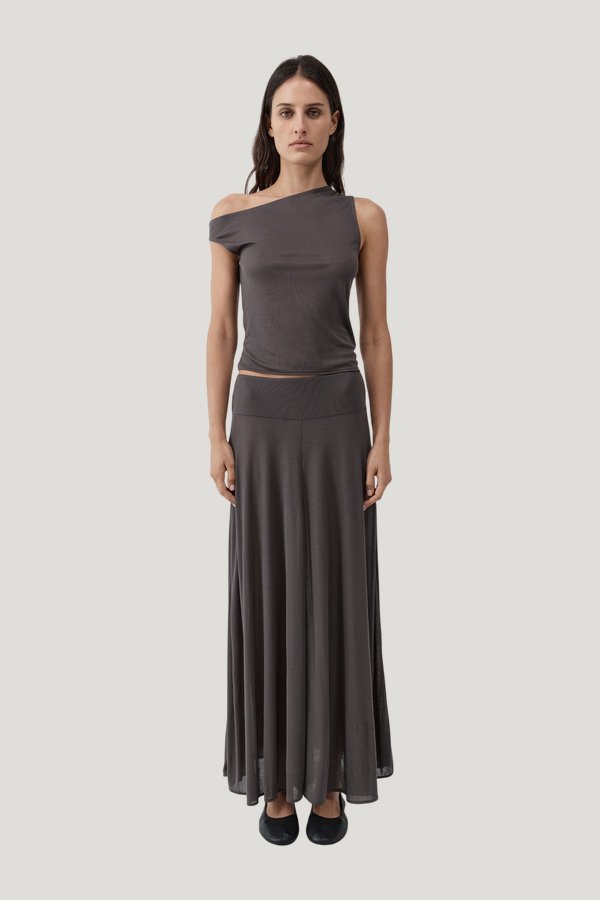 Fluid Jersey Skirt - Soot — model front