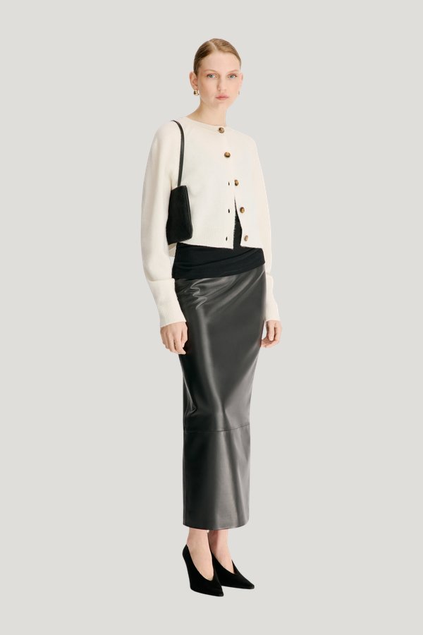 HEIKE Cashmere cardigan — model side