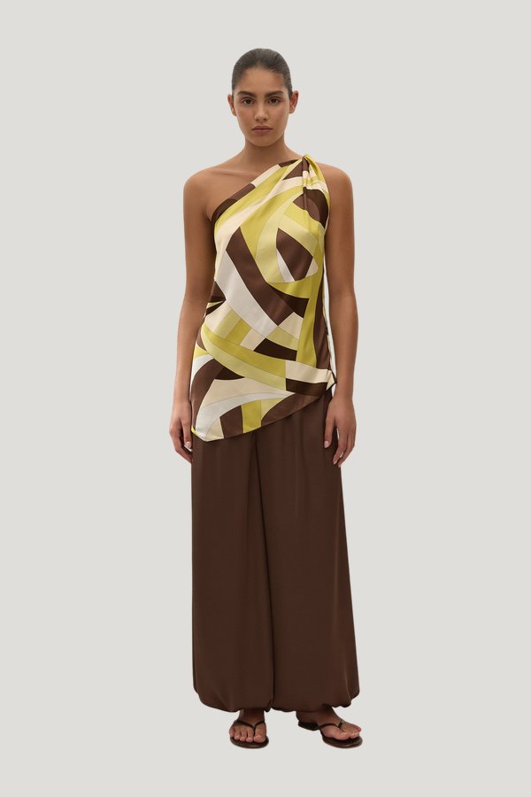 Kortez Top Mila Geometric Print — model front