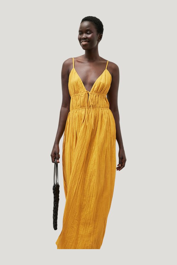 Linen Blend Crinkle Volume Strap Dress — model side