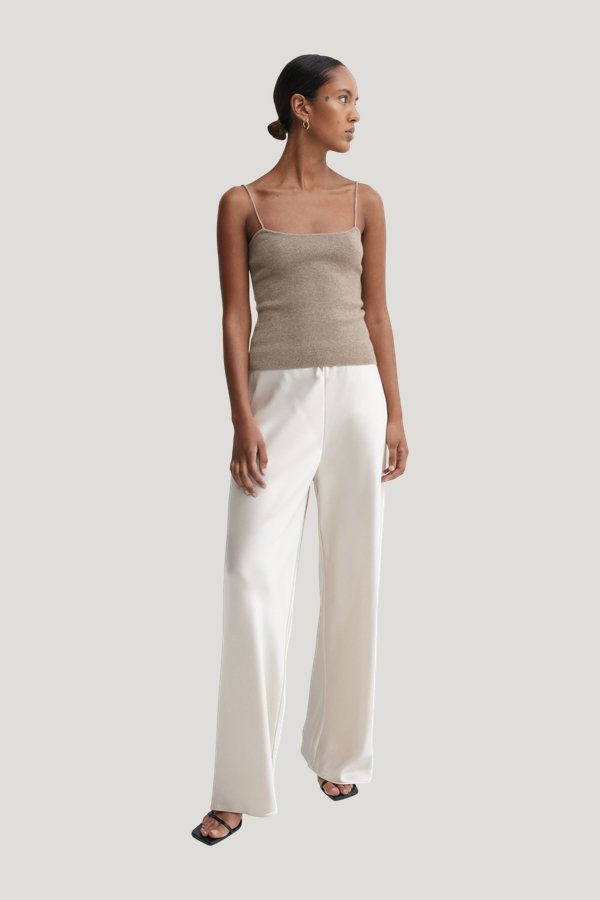 Lucy Top, nougat — carry 2