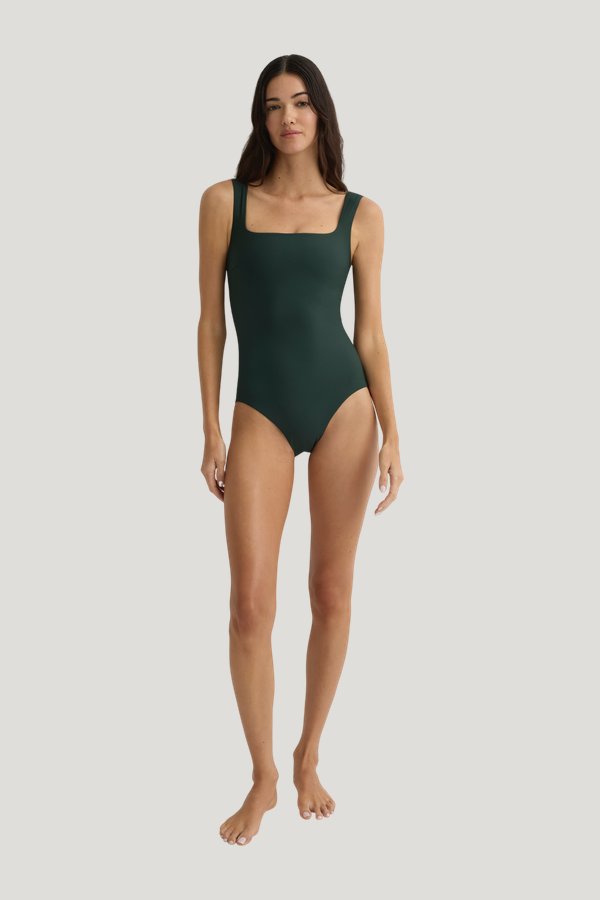 Mackinley One Piece - Forest (Sculpteur®) — model front