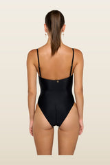 Margot Black - One Piece — model back