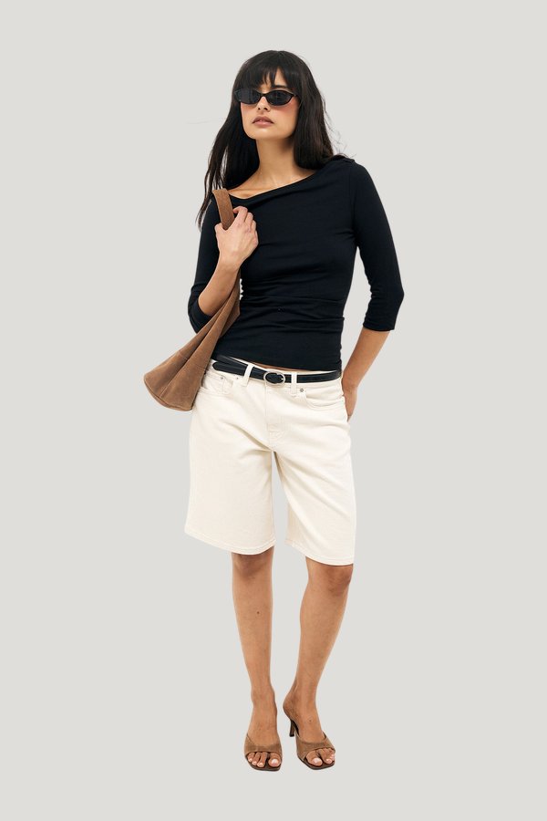 Mid Waist Loose Denim Shorts — model front