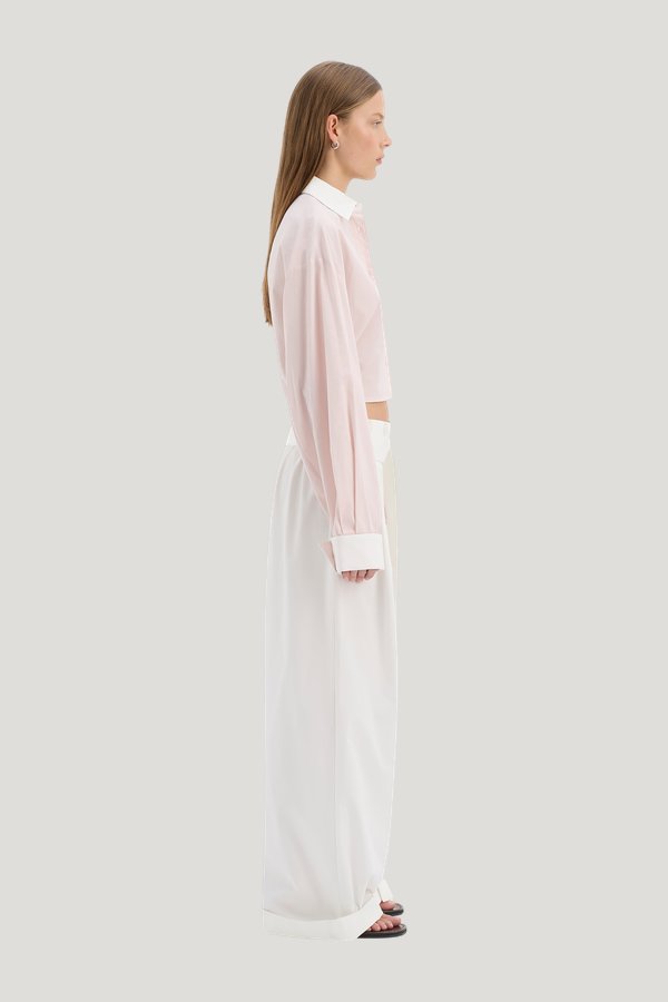 Milo Cropped Shirt — model side