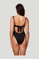 Milos One Piece — model side