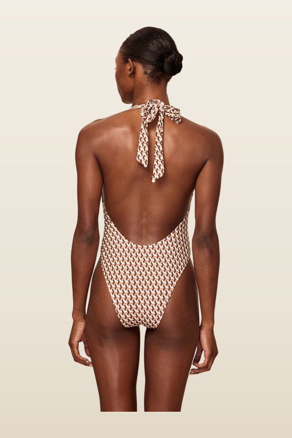 Montego One Piece - Husk Geo — model back