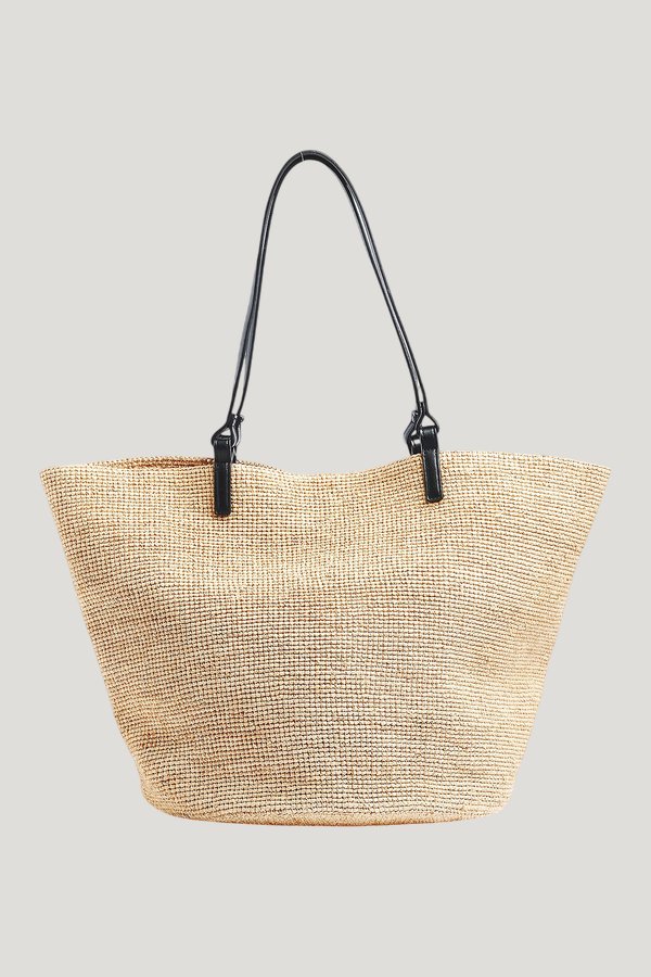 Natural Raffia Tote — model front