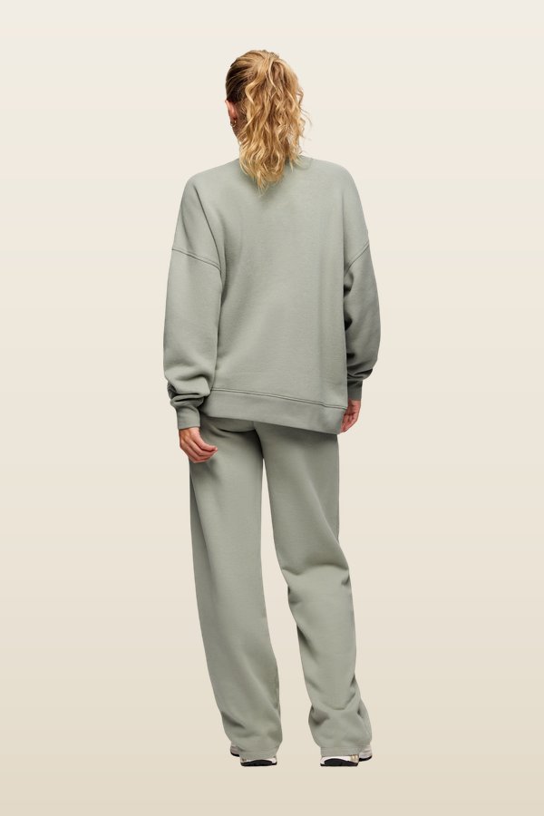 nuuds Varsity Oversized Crew | Pistachio — model back