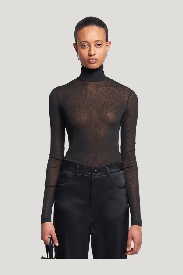 Harri - Turtleneck top — model side