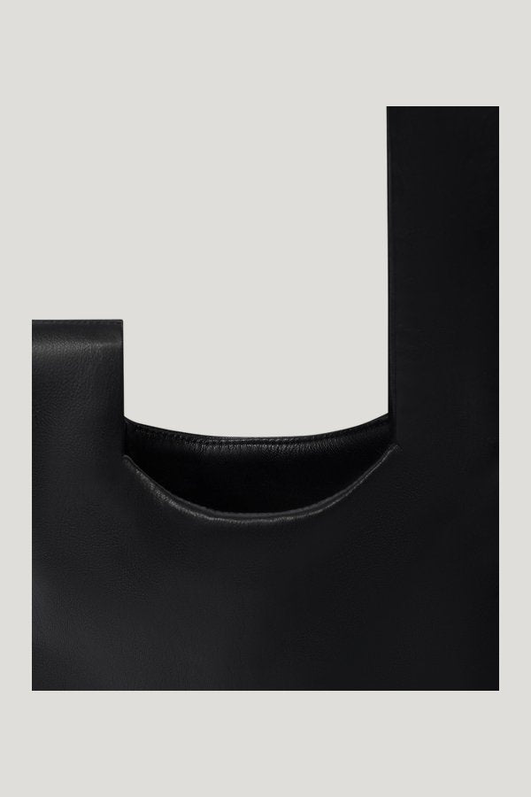 Jen Mini - Okobor™ bag — model side