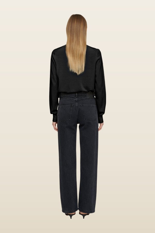 Nadra - Fine merino sweater — model back