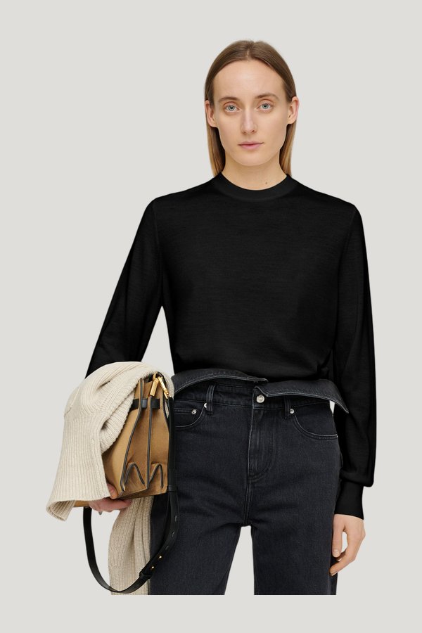 Nadra - Fine merino sweater — model side