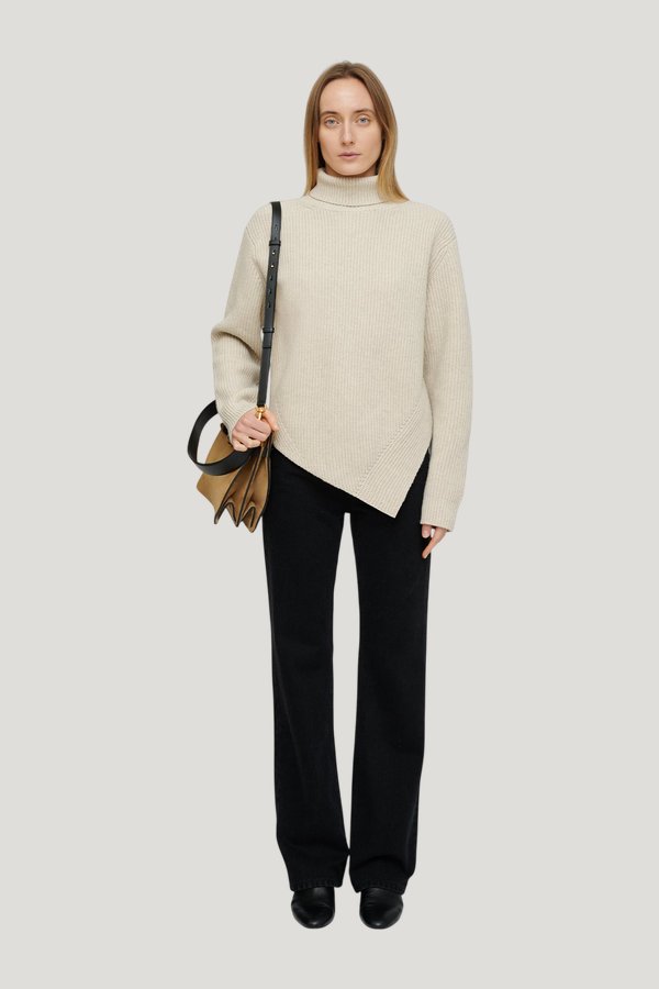 Narda - Sweater - Creme — model front