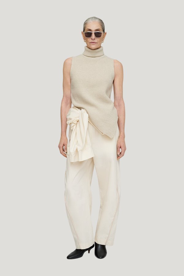 Fennec - Knit vest - Creme — model front
