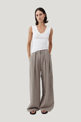 Organic Cotton 90s Top — model front