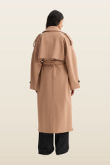 Oversized classic trench — model back